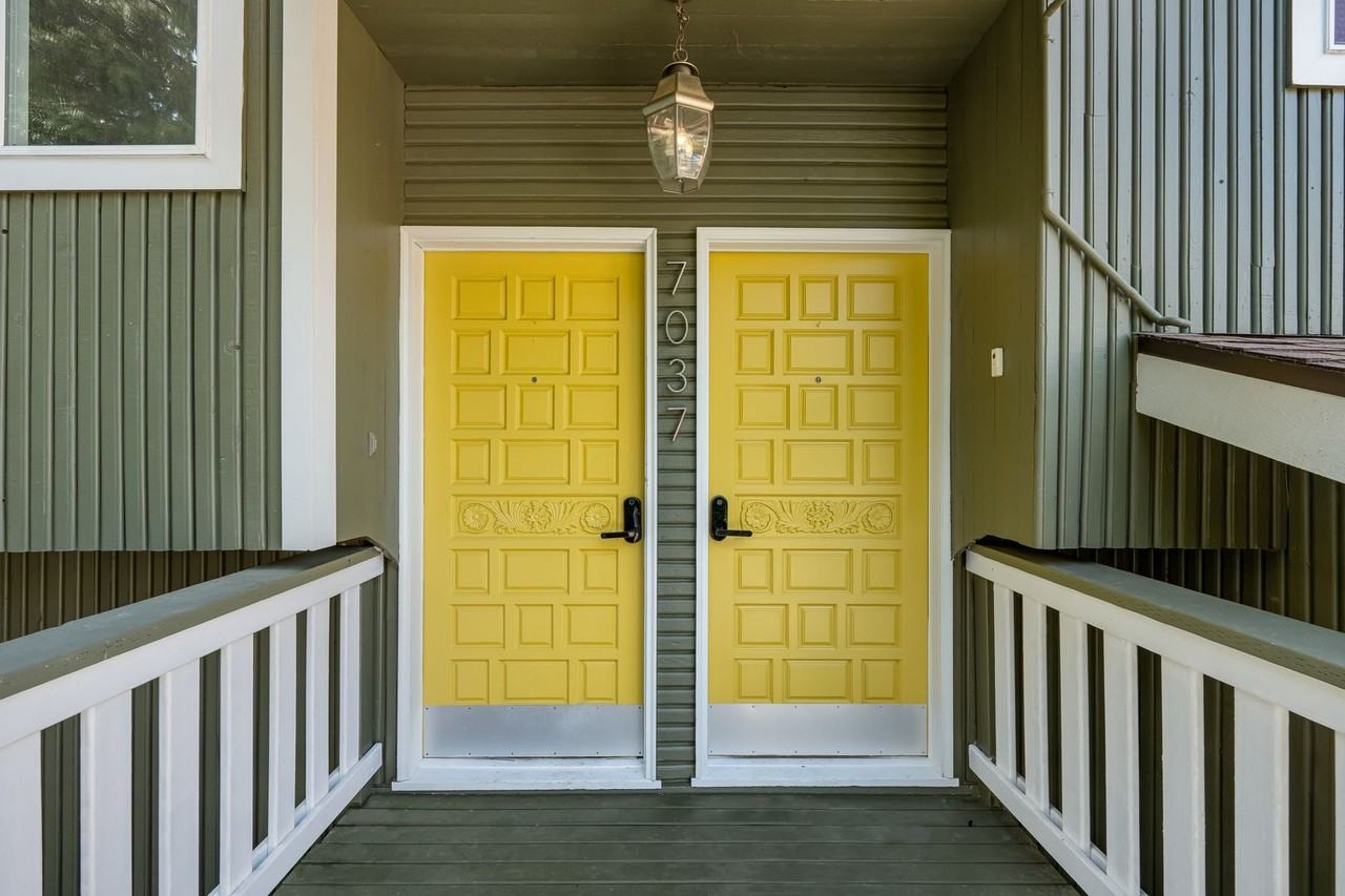 7037 14th Ave Sw - Photo 2 of 31