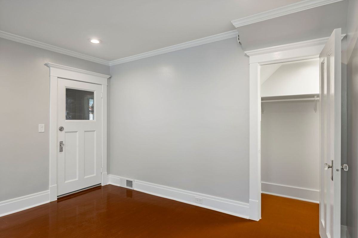 118 Stratford Rd - Photo 2 of 22