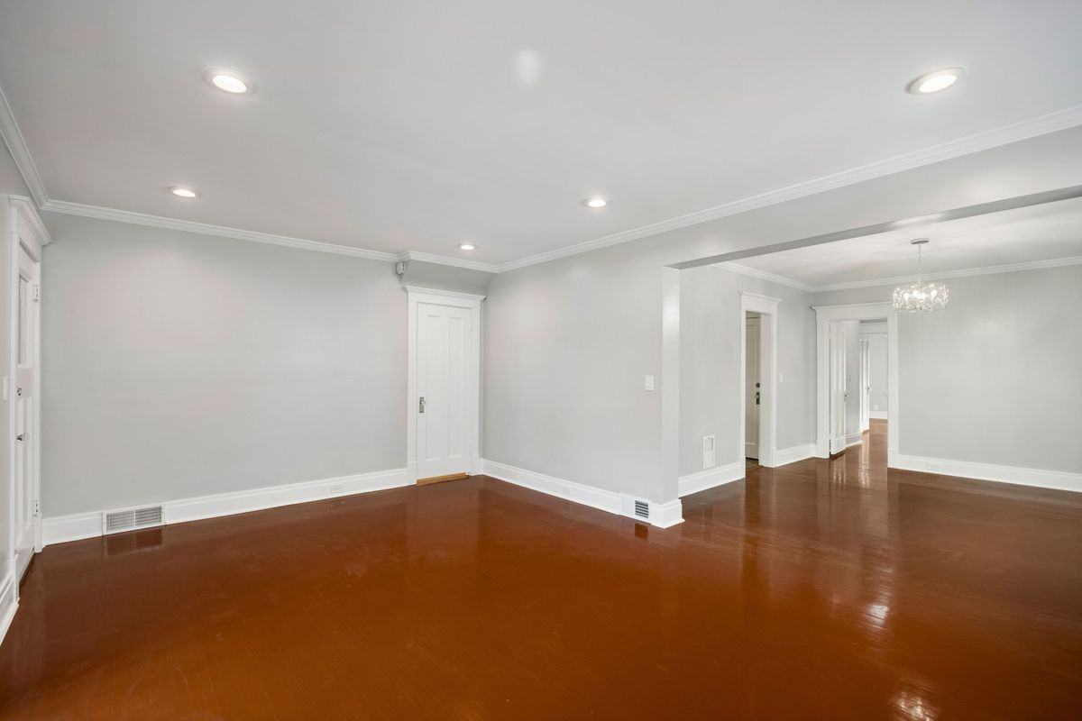 118 Stratford Rd - Photo 3 of 22