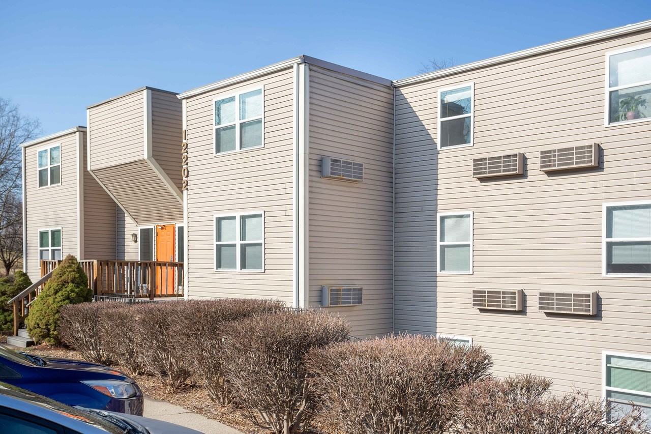 Unicorn Apartments - Photo 4 of 22