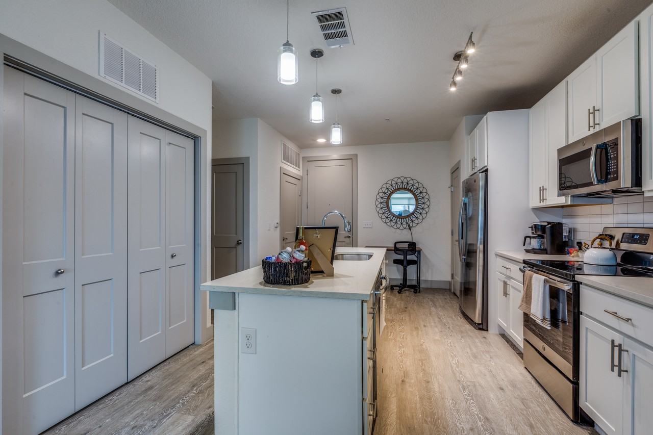 120 9th Street #1208 - Photo 5 of 31