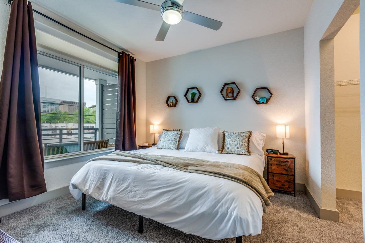 120 9th Street #1208 - Photo 6 of 31