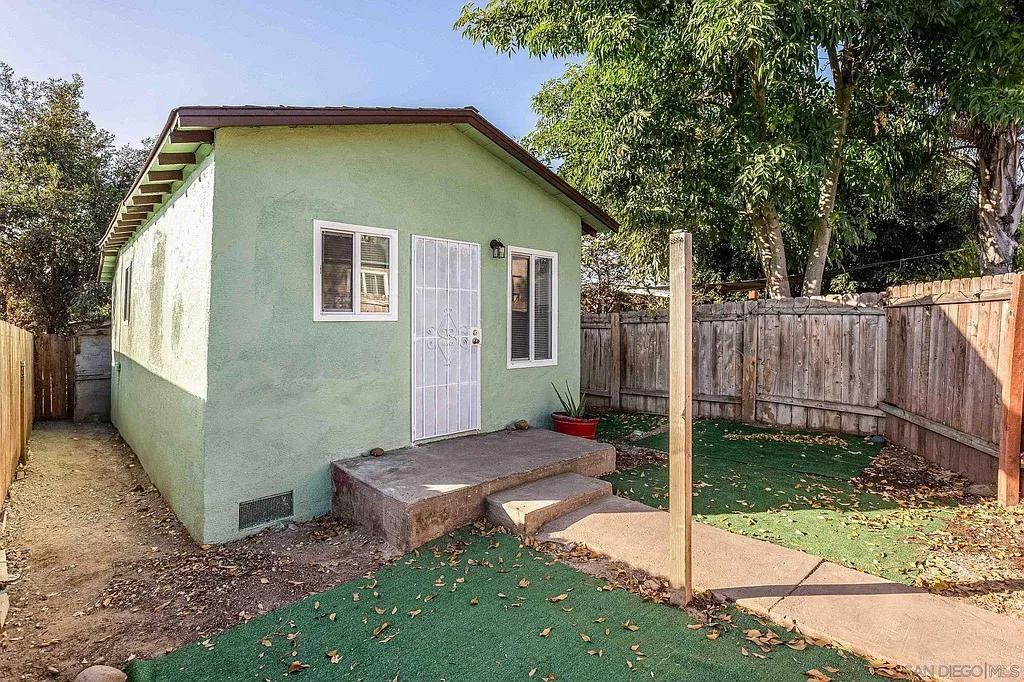 4039 National Ave - Photo 2 of 15