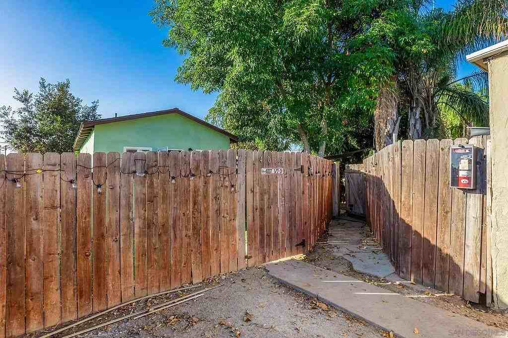4039 National Ave - Photo 5 of 15