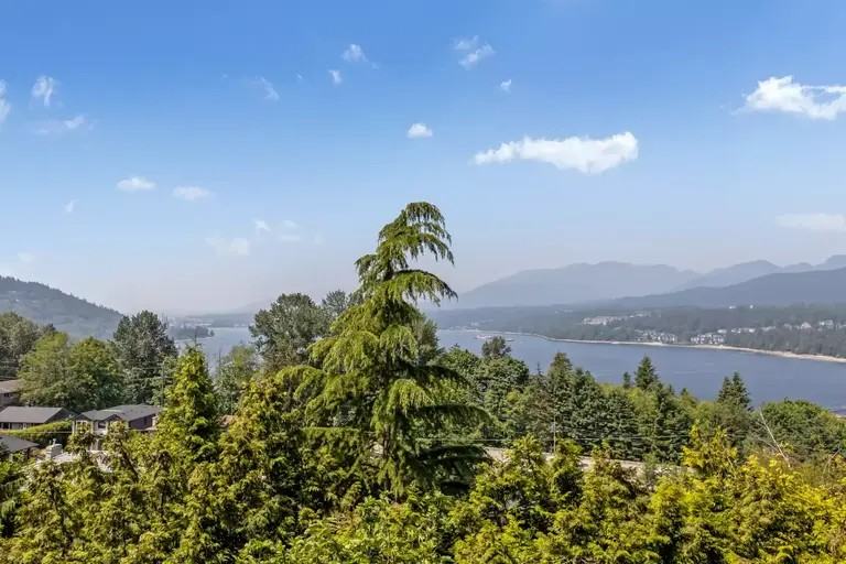 7399 Braeside Dr - Photo 3 of 30