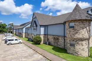 Sussex Manor Apartments - Photo 1 of 1