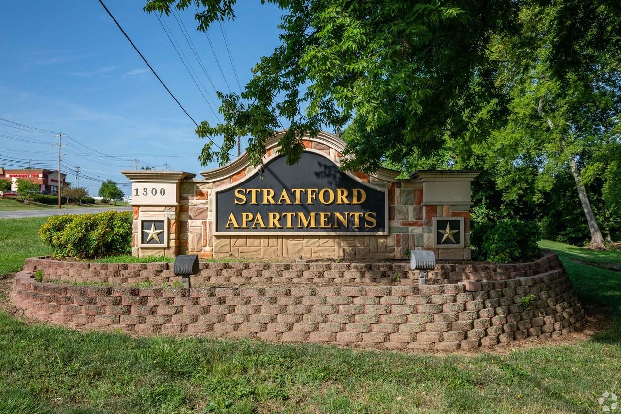 Stratford Apartments - Photo 3 of 50