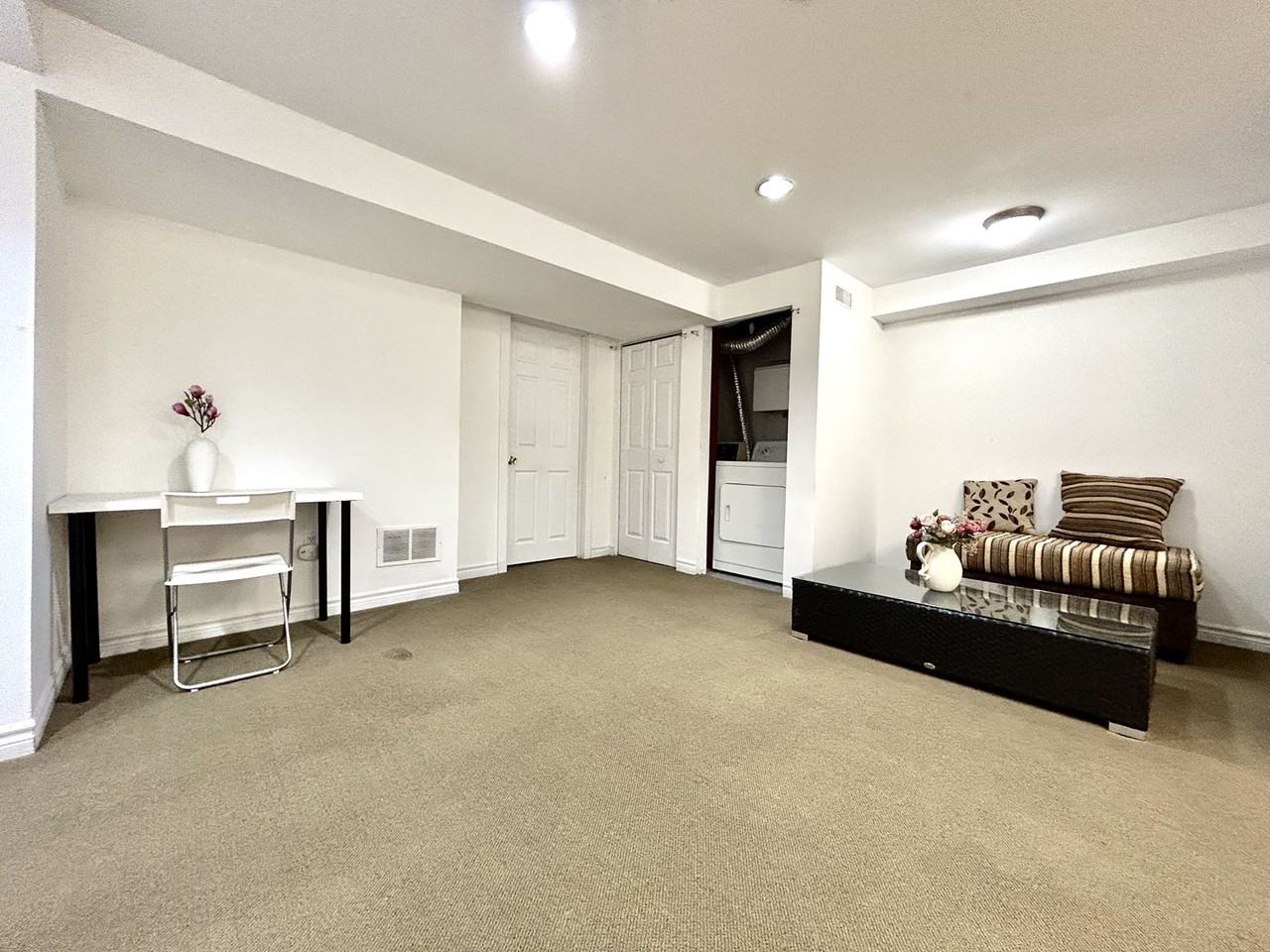 52 Viewmark Drive - Photo 3 of 9