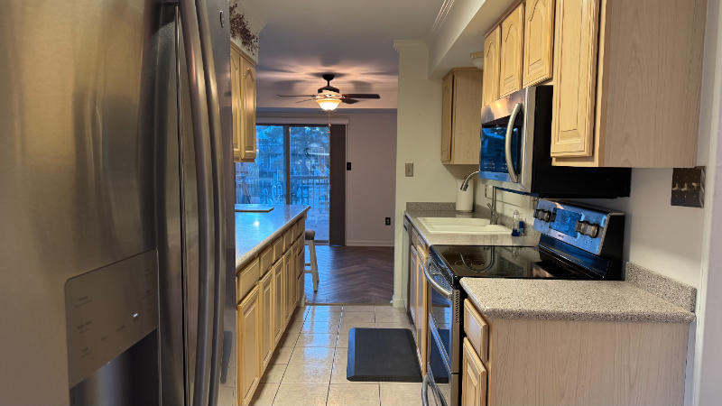 241 Teal Cir - Photo 3 of 13