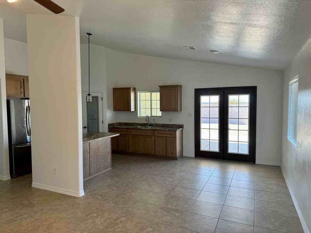 452 452 S. Emmanuel Ave - Photo 6 of 27