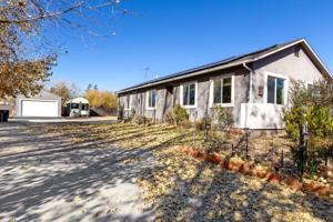 featured image of 3340 N Lizard Ln