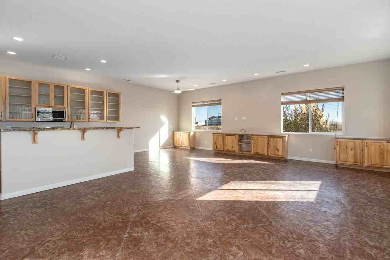 3340 N Lizard Ln - Photo 3 of 23