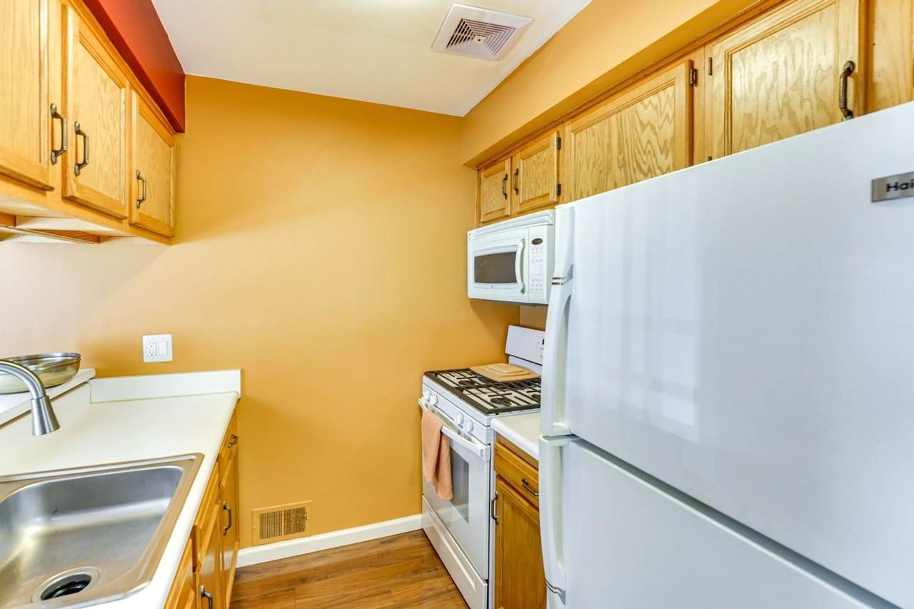 8941 Shawn Dr - Photo 5 of 21