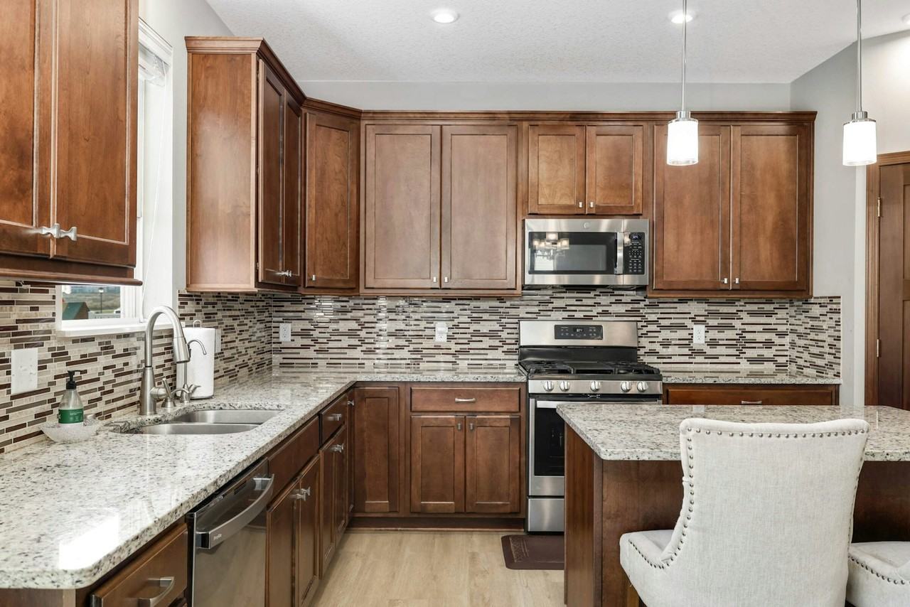 17944A Hinckley Ave - Photo 2 of 40