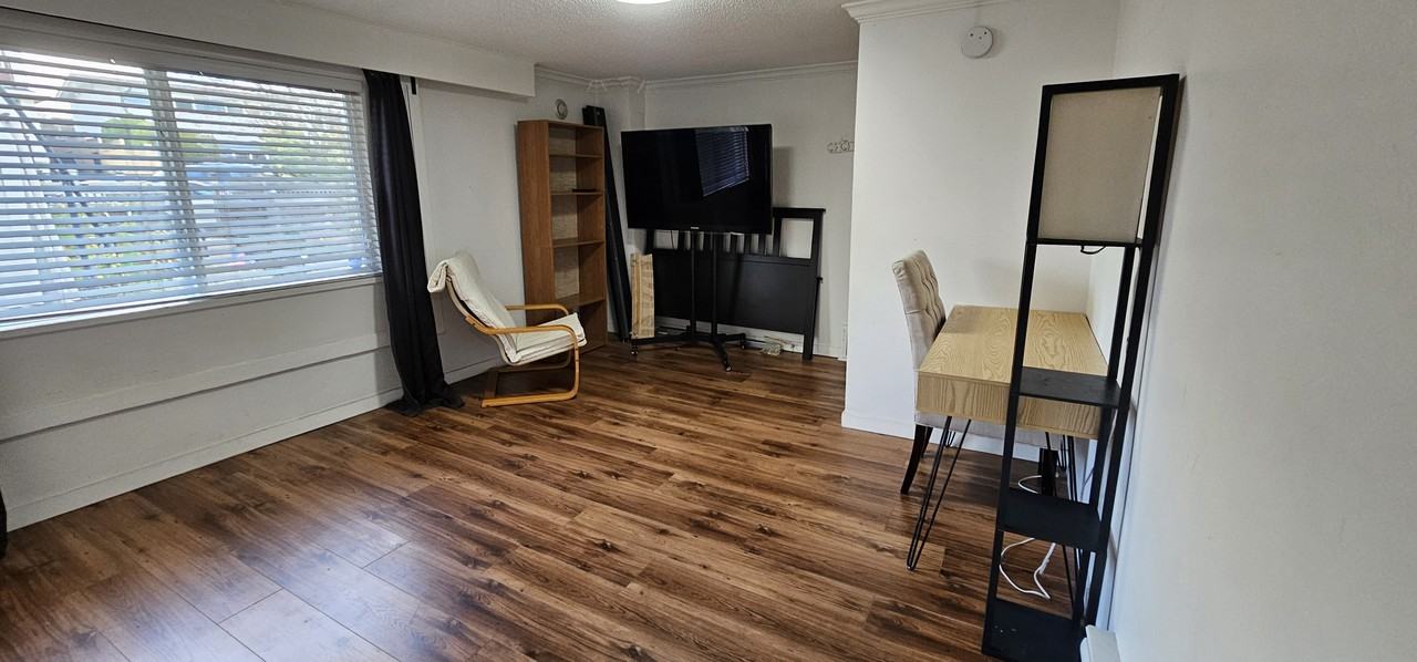 2114 Ninth Avenue - Photo 3 of 3