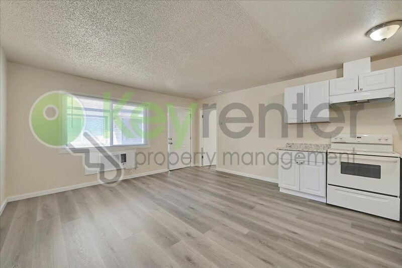 1071 Santiago Ave #3 - Photo 4 of 50