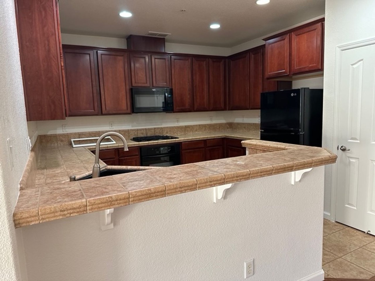 3301 N Park Dr #3916 - Photo 3 of 29