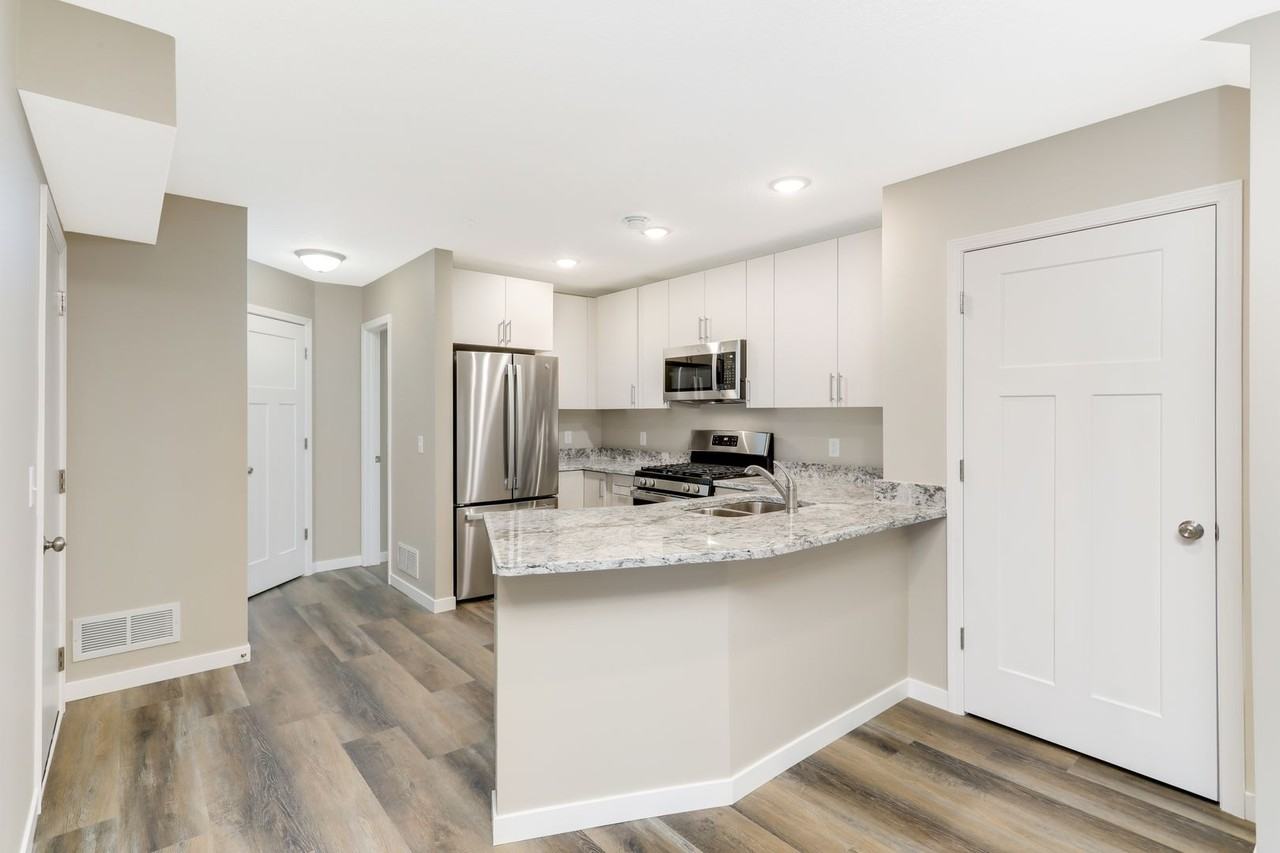 6158 Manchester Ave Ne - Photo 5 of 23