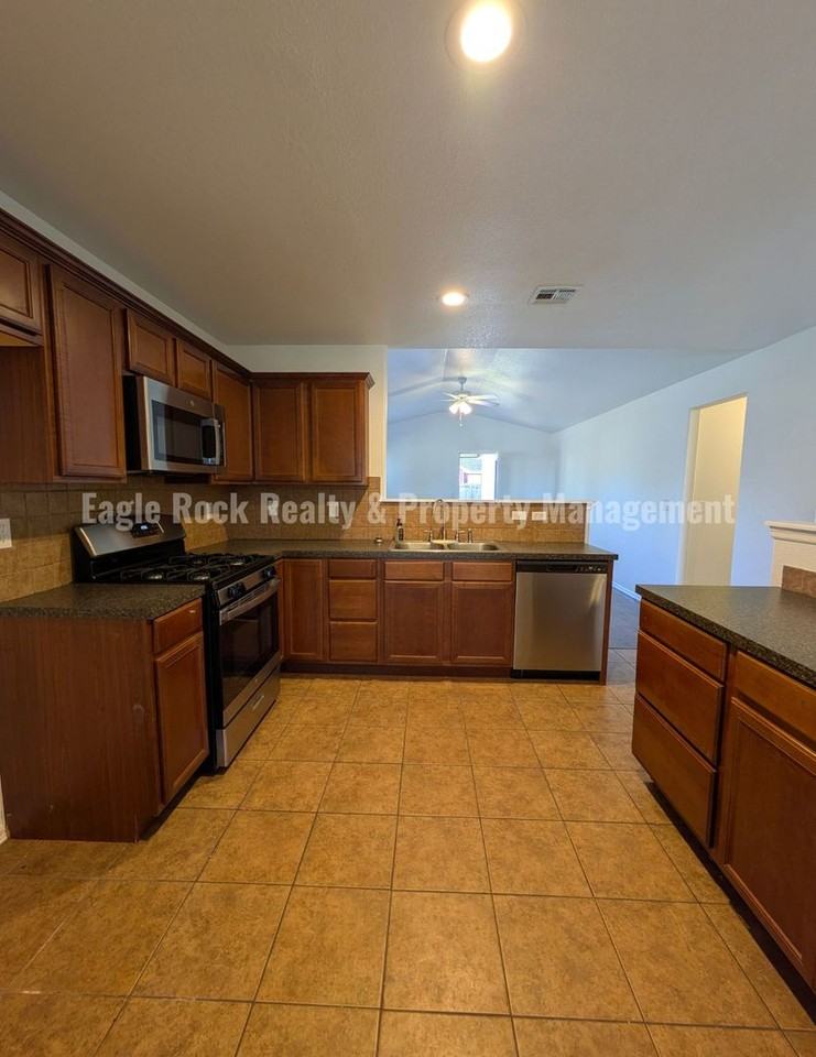16021 S 83rd East Ave - Photo 7 of 44