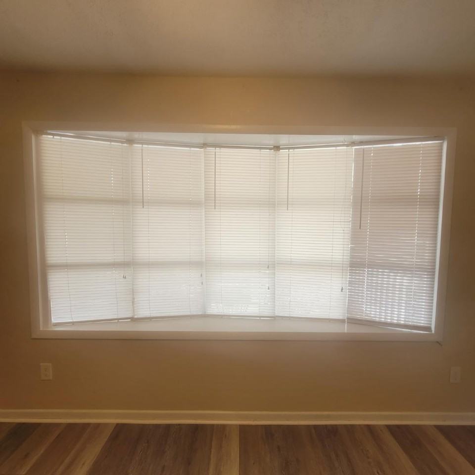 415 Mitchell ST - Photo 3 of 10