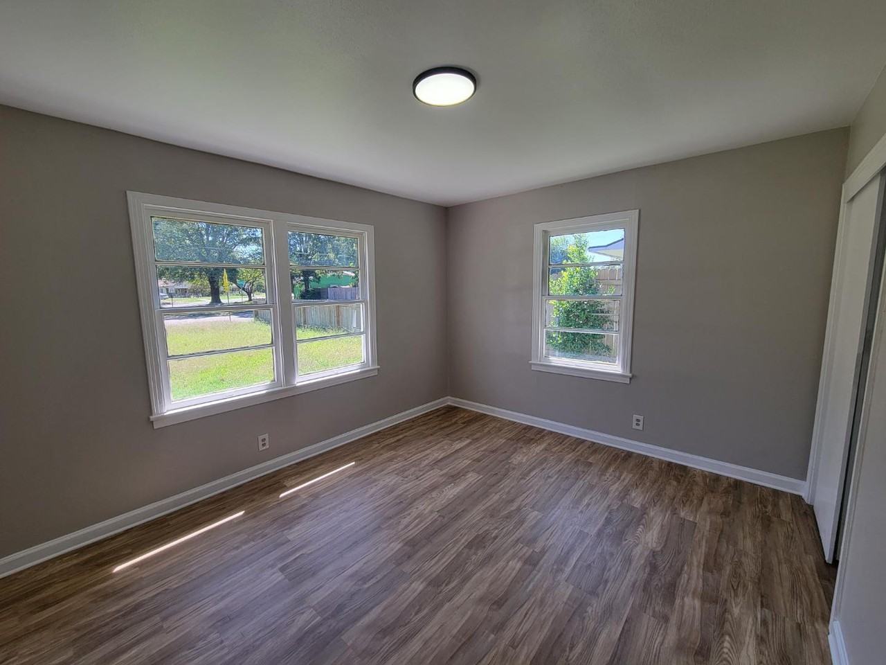 1323 Patricia Drive - Photo 3 of 8