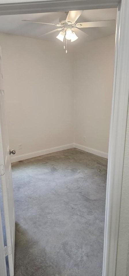 406 S Andrews Drive - Photo 4 of 10