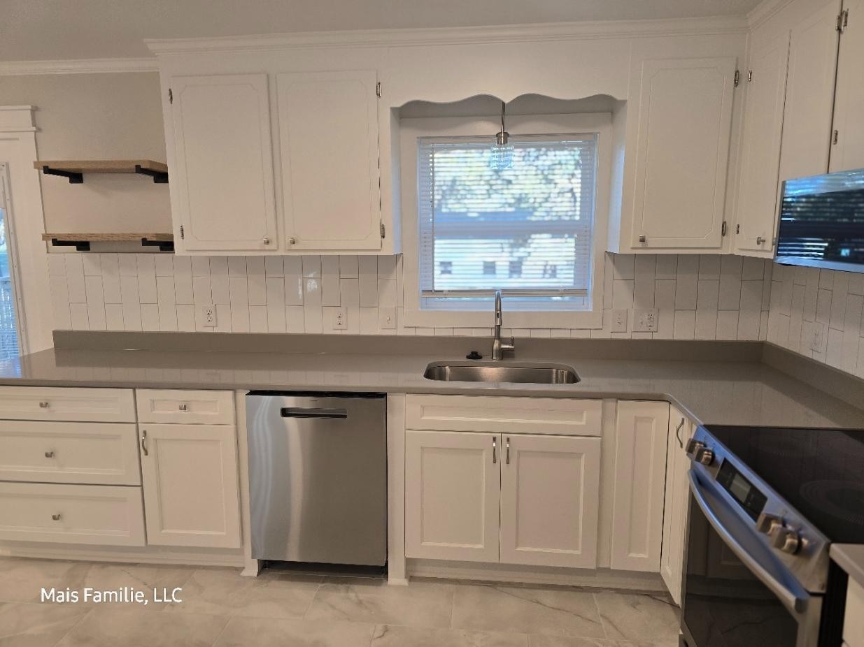 111 Branham Rd - Photo 4 of 20