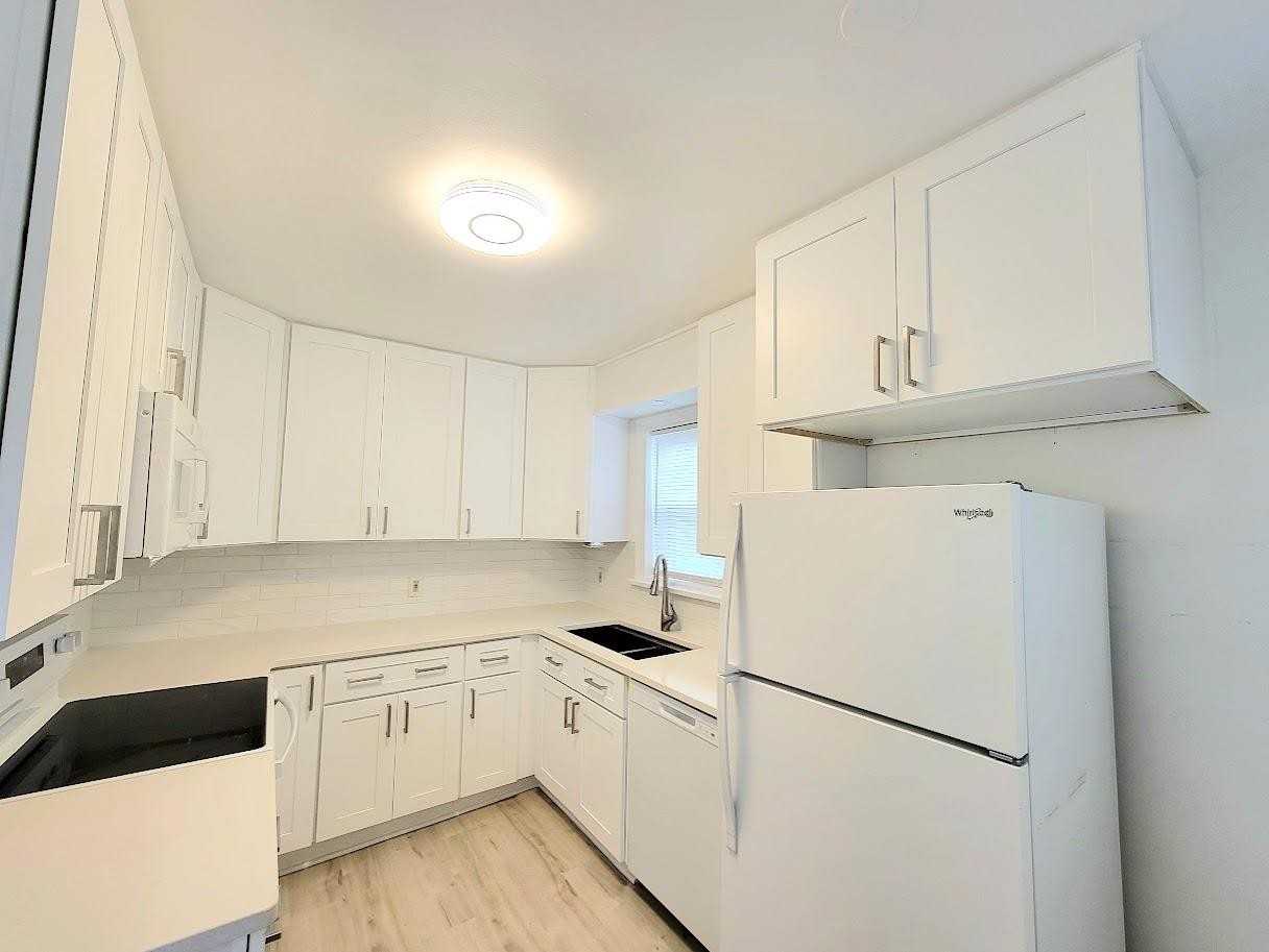 2711 Archwood Pl - Photo 3 of 10