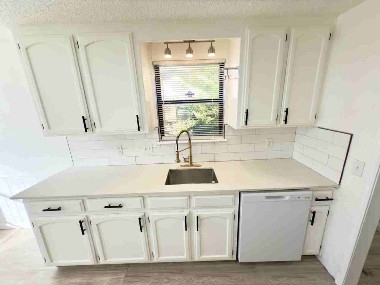 8613 S Independence Ave - Photo 3 of 10