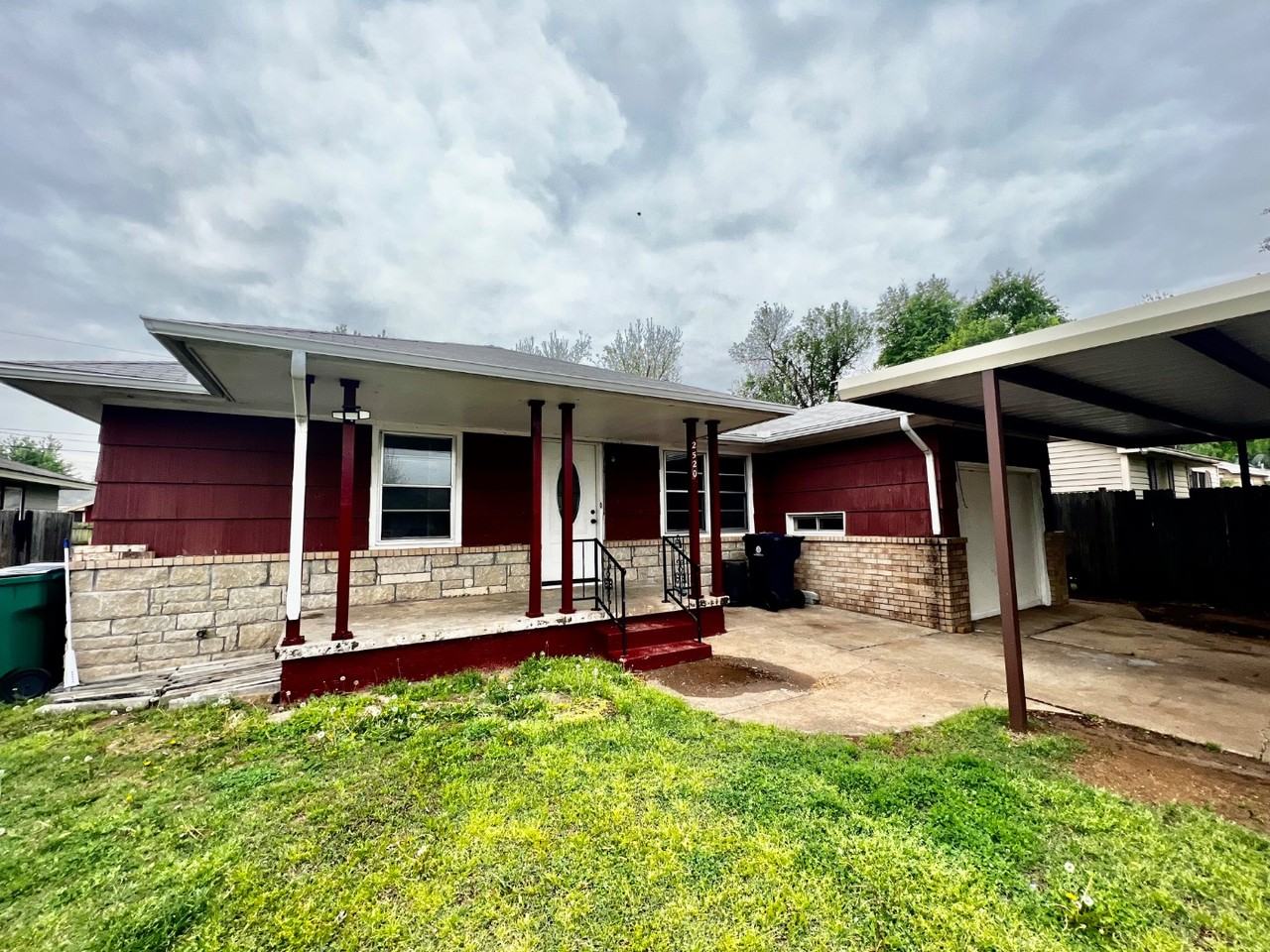 2520 Sw 45th St - Photo 2 of 20