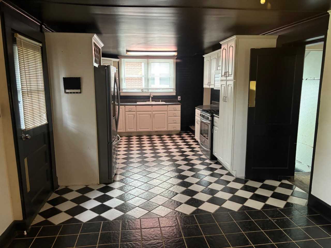 106 E Sevier Ave - Photo 5 of 20