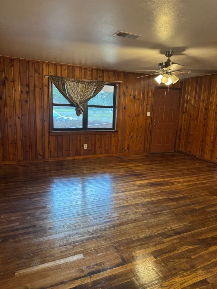 24 Austin St - Photo 3 of 17