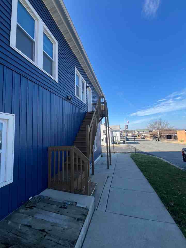 402 E Milwaukee St - Photo 3 of 3