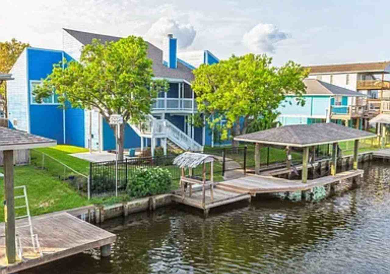 678 Warsaw St - Photo 2 of 10