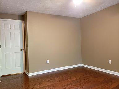 2405 Leeward Ct - Photo 3 of 10