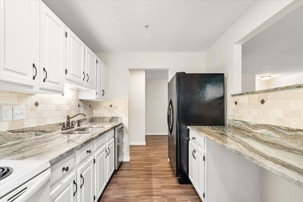 3860 Shadywood Dr 1c - Photo 3 of 10