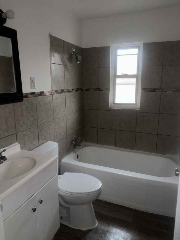 337 Ryburn Ave #2 - Photo 2 of 5