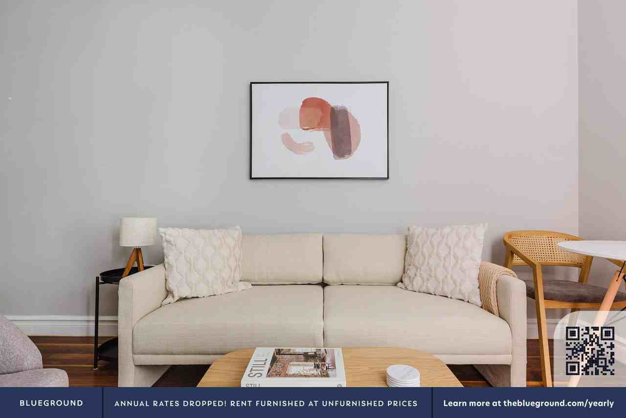 209 East 25th Street - Photo 4 of 25