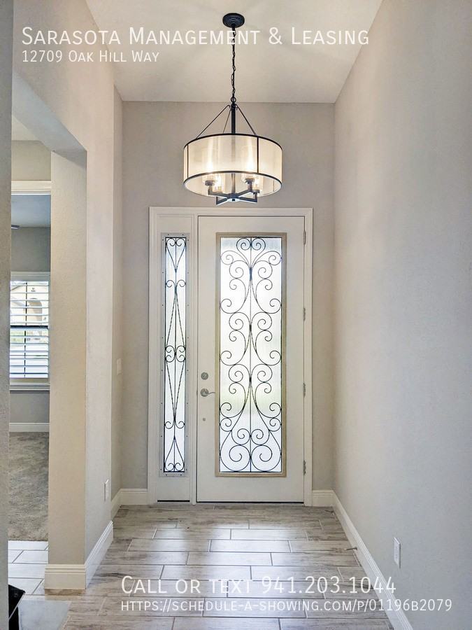 12709 Oak Hill Way - Photo 3 of 39