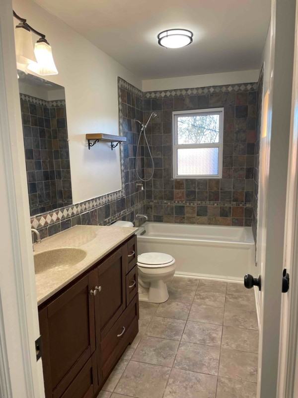 822 Thornton St - Photo 6 of 8