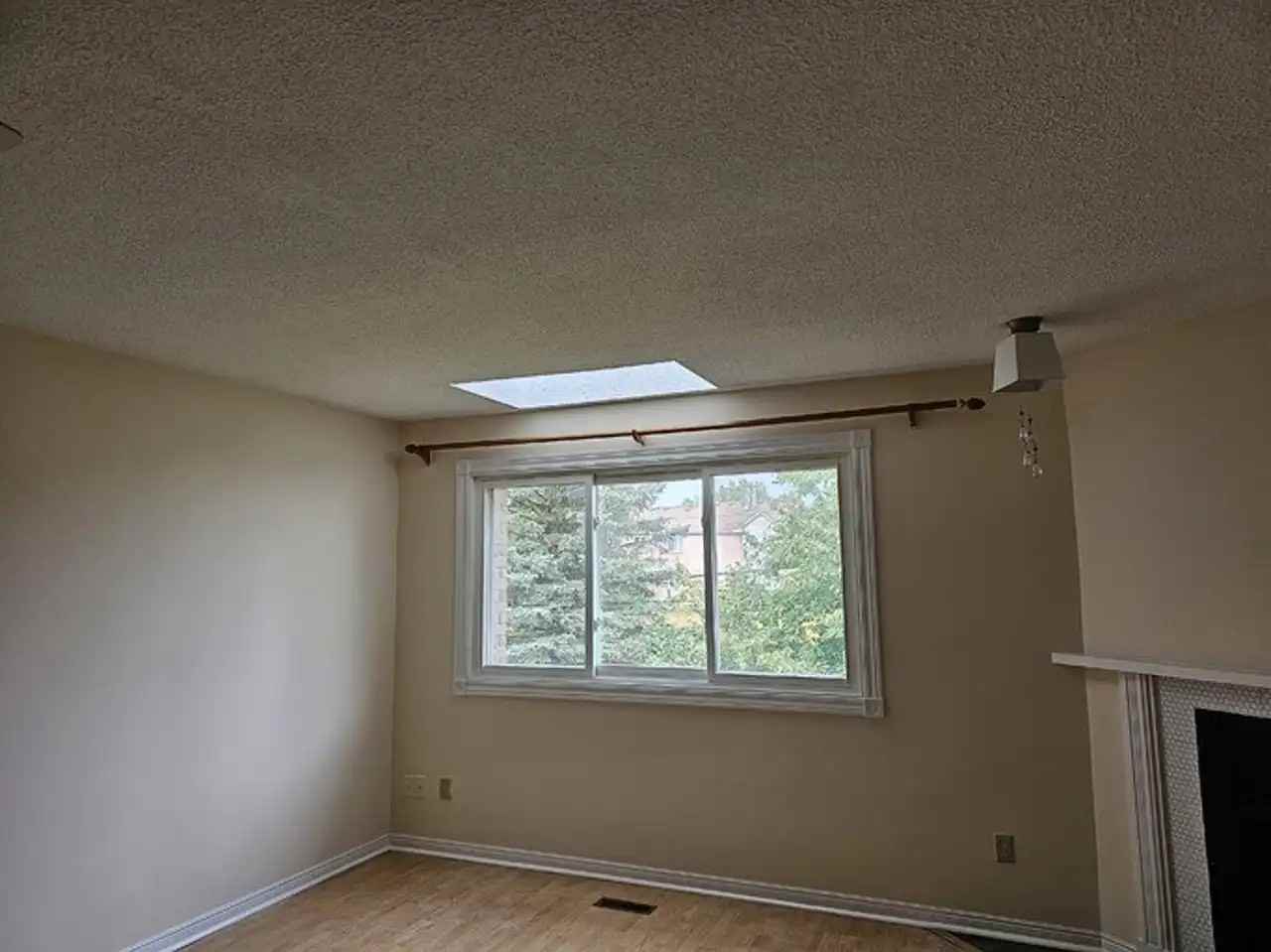 26 Moss Boulevard #21 - Photo 2 of 17