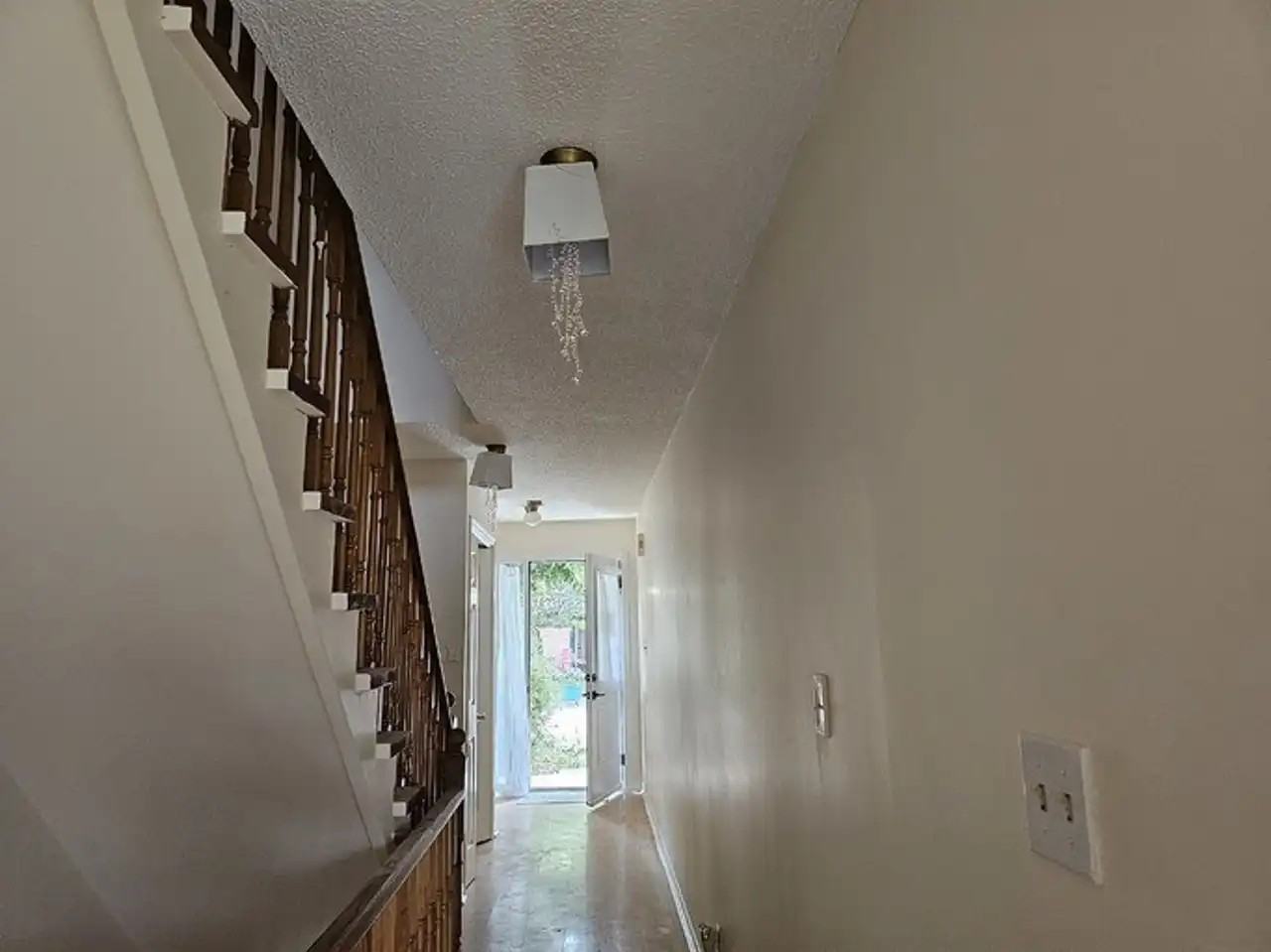 26 Moss Boulevard #21 - Photo 3 of 17