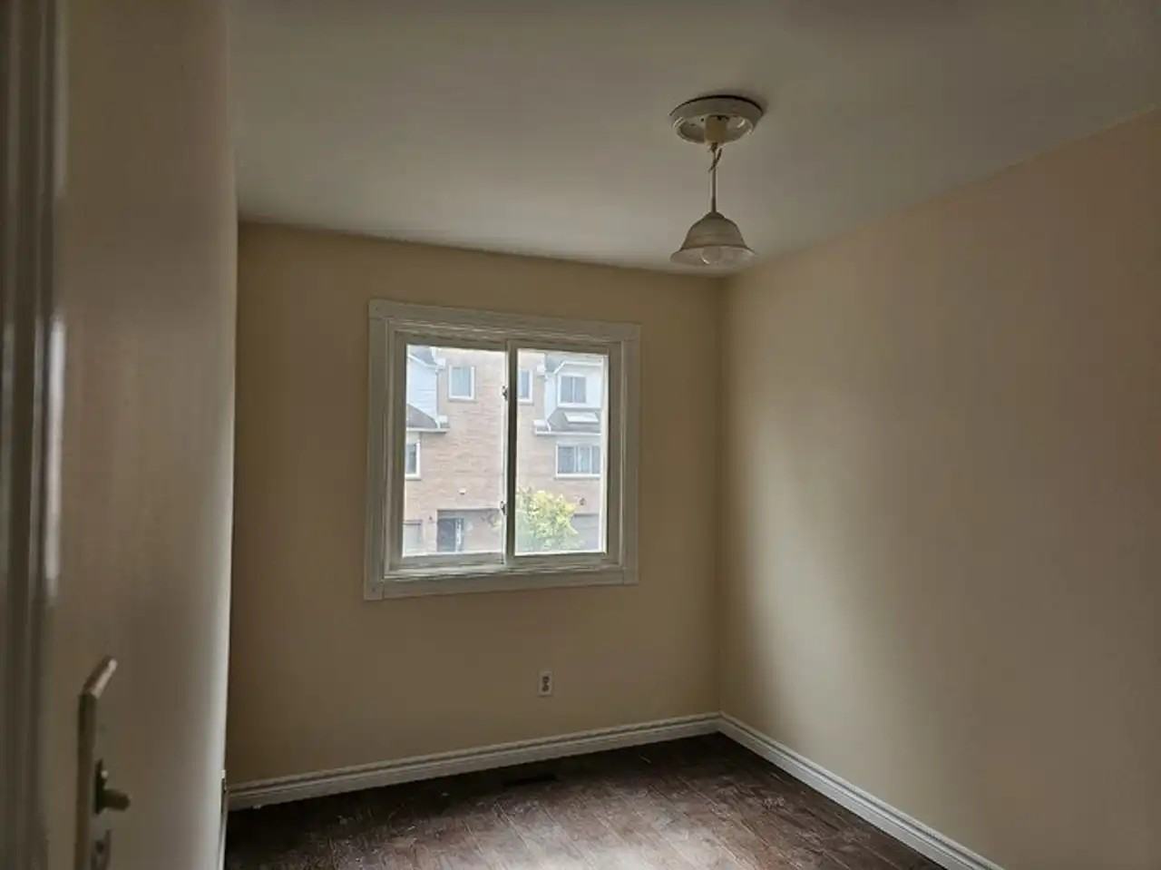 26 Moss Boulevard #21 - Photo 4 of 17