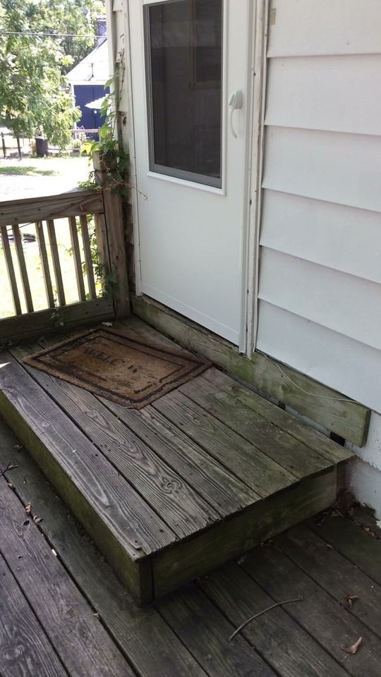 515 West Howe Street - Photo 3 of 16