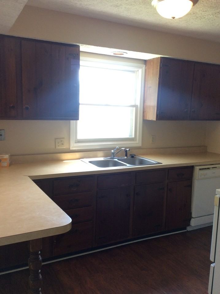 515 1/2 W Howe St - Photo 5 of 16