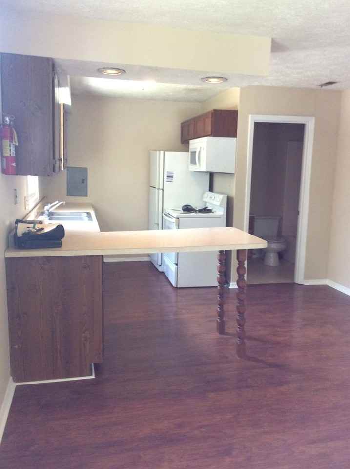 515 1/2 W Howe St - Photo 6 of 16