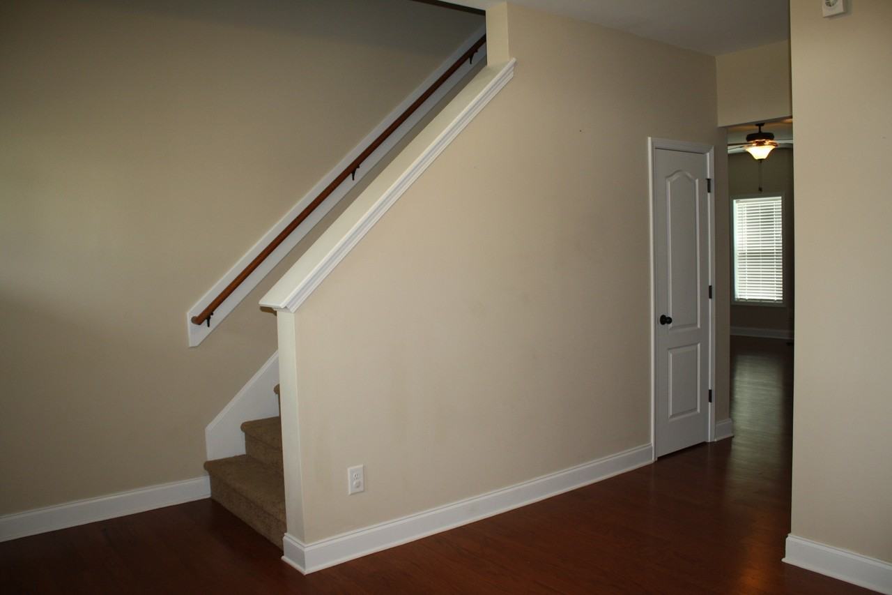 103 E Berkshire Ct - Photo 3 of 20