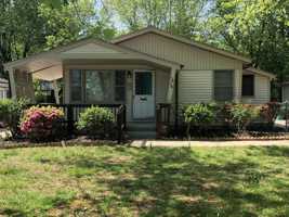 featured image of 1616 Brockett Ave