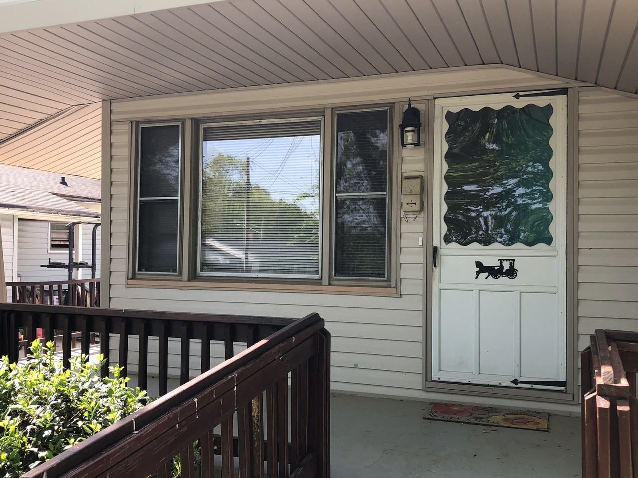 1616 Brockett Ave - Photo 2 of 13