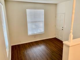 827 S Ingraham Ave - Photo 1 of 1